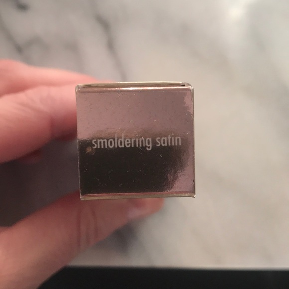 STILA Glitter & Glow Shadow In Smoldering Satin - Picture 4 of 4